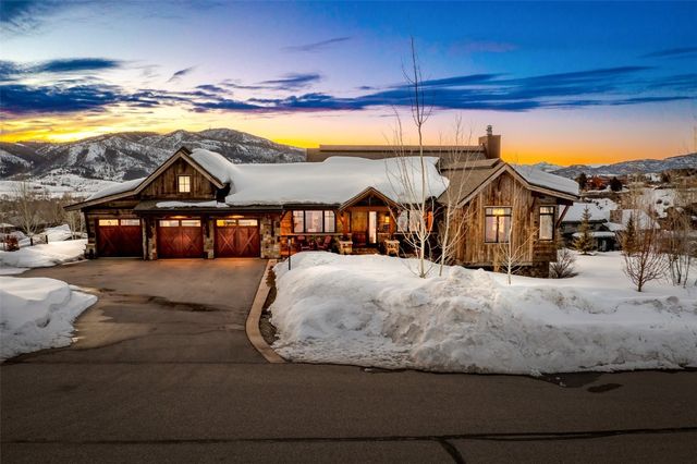 2135 Bear Dr, Steamboat Springs, CO 80487