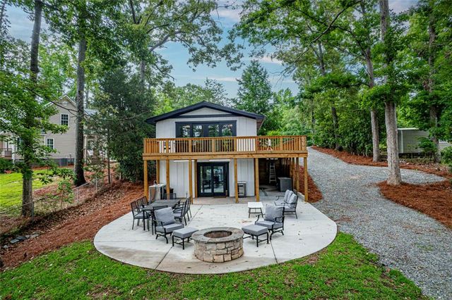 233 Lakeshore Dr, Eatonton, GA 31024