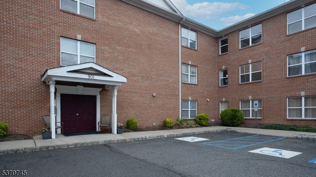 901 Stuyvesant-104, Union, NJ 07083