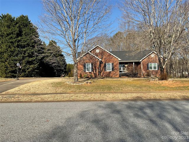 107 Southern Pine Dr, Shelby, NC 28152
