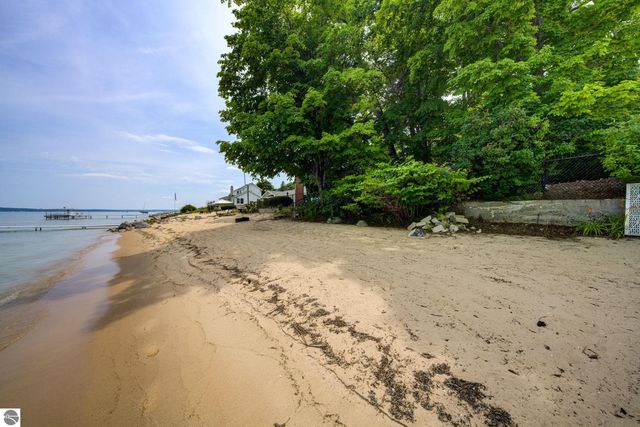 11111 SW Bayshore Dr, Traverse City, MI 49684