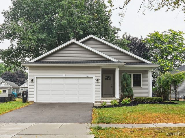 102 Brunswick Rd, Depew, NY 14043