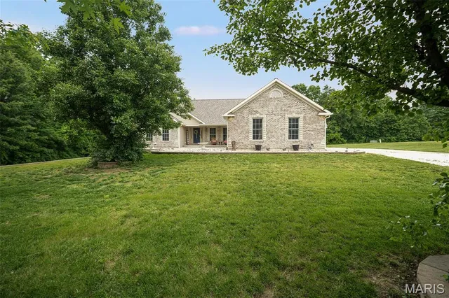 31 Butcher Creek Dr, Moscow Mills, MO 63362