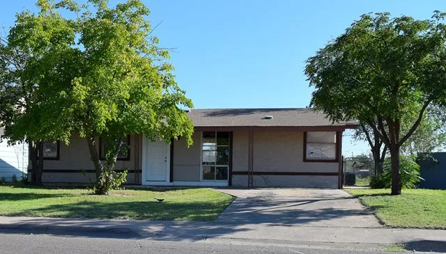 2105 Butternut Ln, Midland, TX 79705