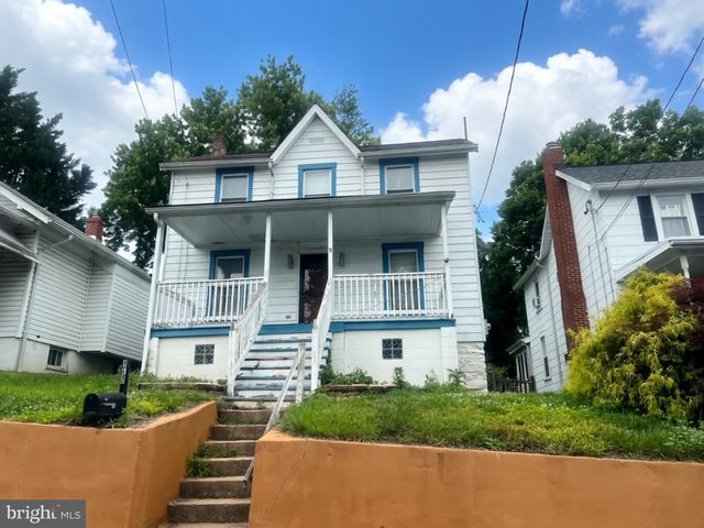 9 E  D St, Brunswick, MD 21716