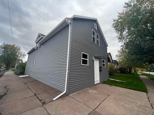925 N  21st St, Superior, WI 54880