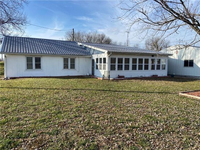 1445 NW 800th Rd, Urich, MO 64788