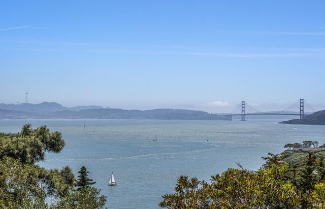 2307 Spanish Trail Rd, Belvedere Tiburon, CA 94920