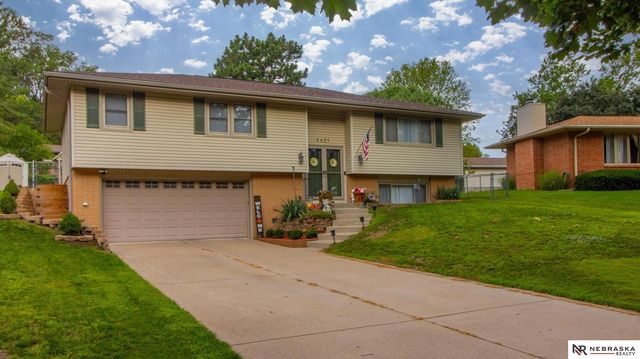 4421 Kirkwood Dr, Lincoln, NE 68516