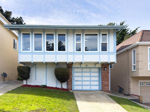 8 Christopher Ct, Daly City, CA 94015