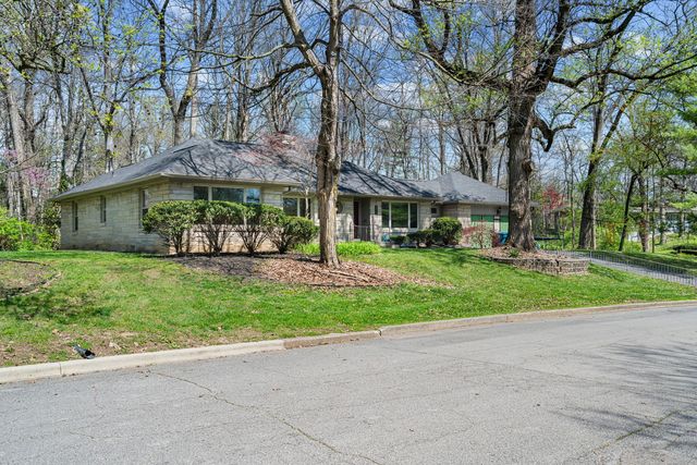 142 Bow Ln, Indianapolis, IN 46220