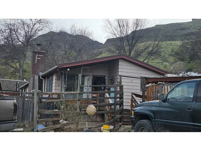 73715 Indian Creek Rd, Imnaha, OR 97842