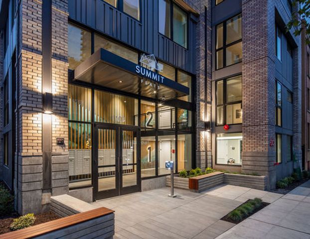 1103 Summit Ave  #202, Seattle, WA 98101