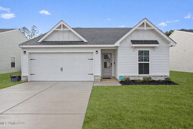 211 Savannah Gardens Rd, Ocean Springs, MS 39564