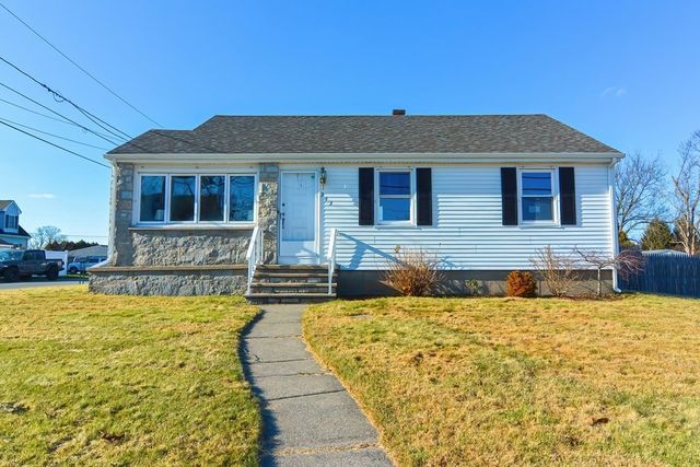 343 Lees River Ave, Somerset, MA 02725