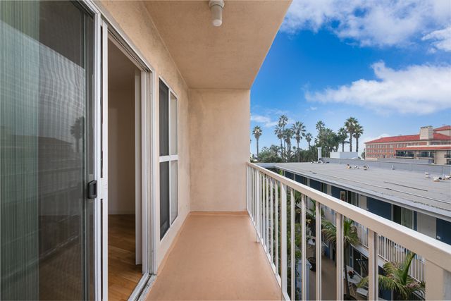 2021 Ocean Ave #219, Santa Monica, CA 90405
