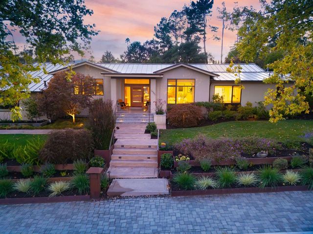1485 Oak Rim Dr, Hillsborough, CA 94010