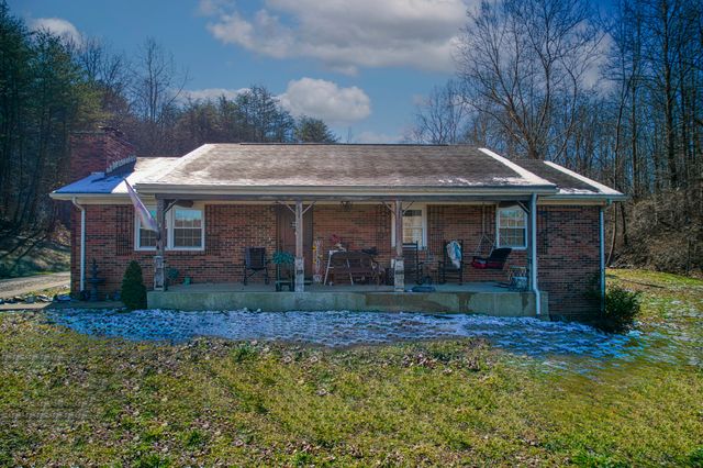405 County Garage Rd, West Liberty, KY 41472