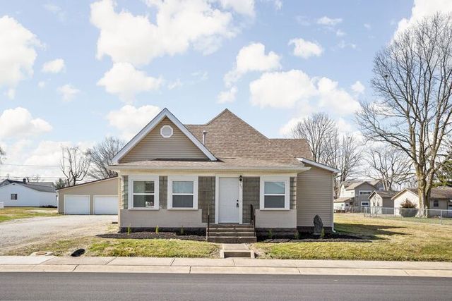 32 S  Indiana St, Bargersville, IN 46106
