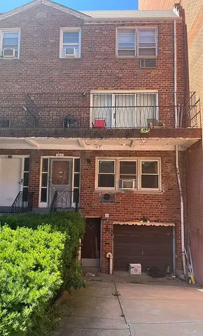 864 E  7th St, Brooklyn, NY 11230