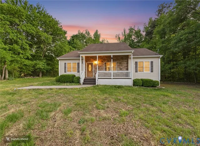 1035 Cole Harbor Rd, Blackstone, VA 23824