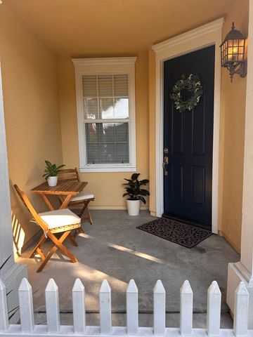 27 Strawflower St, Mission Viejo, CA 92694