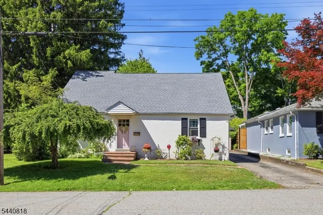 512 Monroe St, Hackettstown, NJ 07840