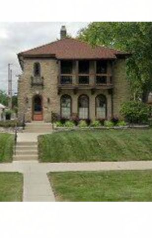 2719 N  Avondale Blvd, Milwaukee, WI 53210