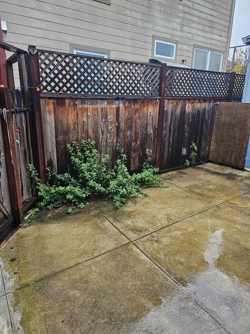 5878 Beaudry St, Emeryville, CA 94608