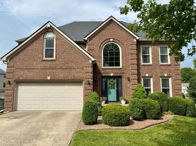 3097 Caversham Park Ln, Lexington, KY 40509