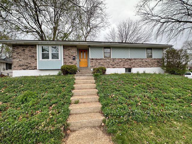 101 SW Moore St, Blue Springs, MO 64014