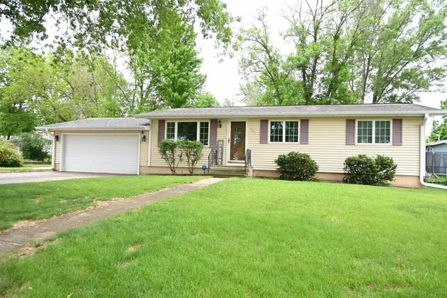 809 S  7th St, Lake View, IA 51450