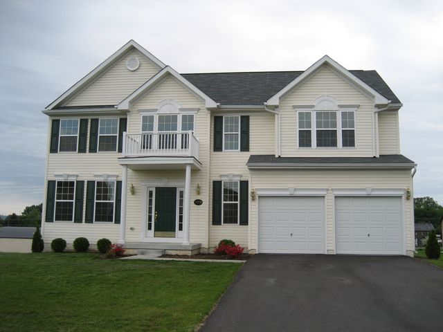 1006 Alandale Dr, Chambersburg, PA 17202