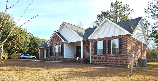 33 S  Apple South Dr, Carriere, MS 39426