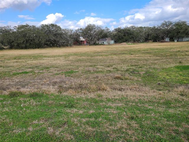 Cattle Dr #6, Bay City, TX 77414
