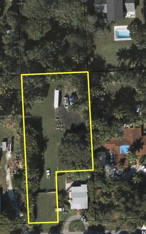 355 NE 156th St, Miami, FL 33162