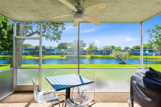 4240 Oaks Ter #105, Pompano Beach, FL 33069