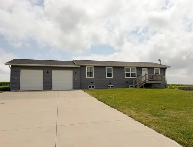 516 Marilyn Dr, Cobb, WI 53526