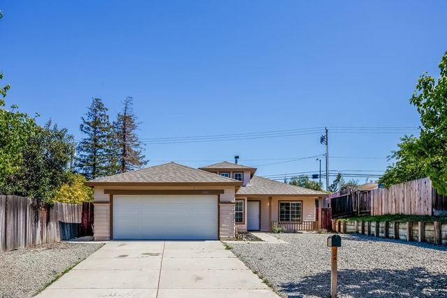 2110 Megan Dr, Oakley, CA 94561