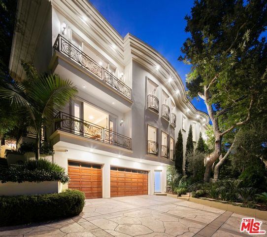 1350 Benedict Canyon Dr, Beverly Hills, CA 90210