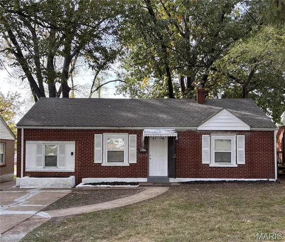 6637 Torlina Dr, Saint Louis, MO 63134