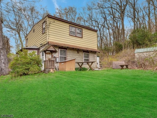 48 Lilly Rd, Wanaque, NJ 07465