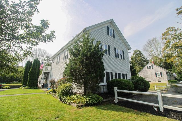 45 Plymouth St, Middleboro, MA 02346