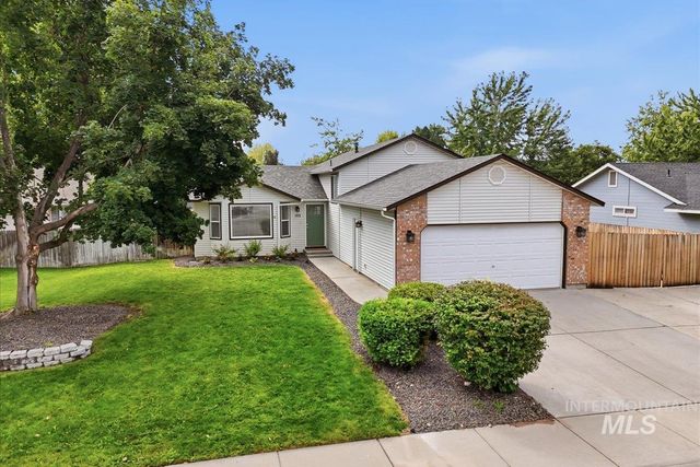153 W  Chrisfield Dr, Meridian, ID 83646