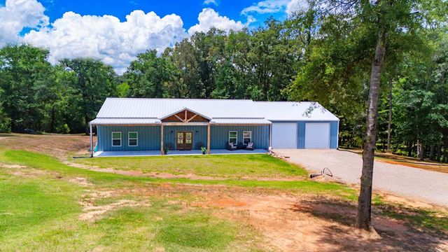 550 Woodland Oak Dr, Garrison, TX 75946