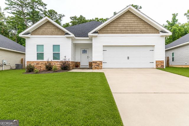 105 Garrett Ln, Bonaire, GA 31005