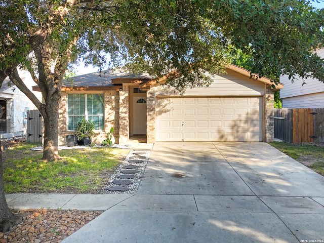 223 EAGLE PASS DR, New Braunfels, TX 78130