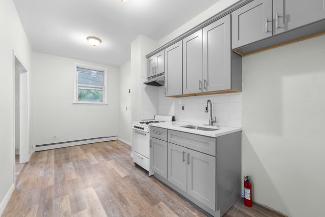 233 Avenue B #1F, Bayonne, NJ 07002