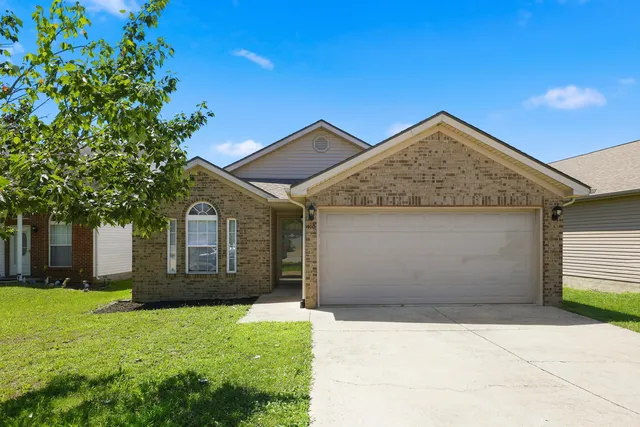 110 Baybrook Cir, Nicholasville, KY 40356