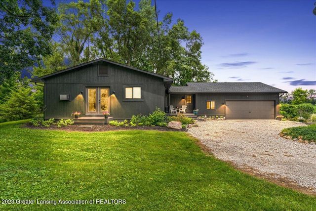 10618 Owosso Rd, Fowlerville, MI 48836